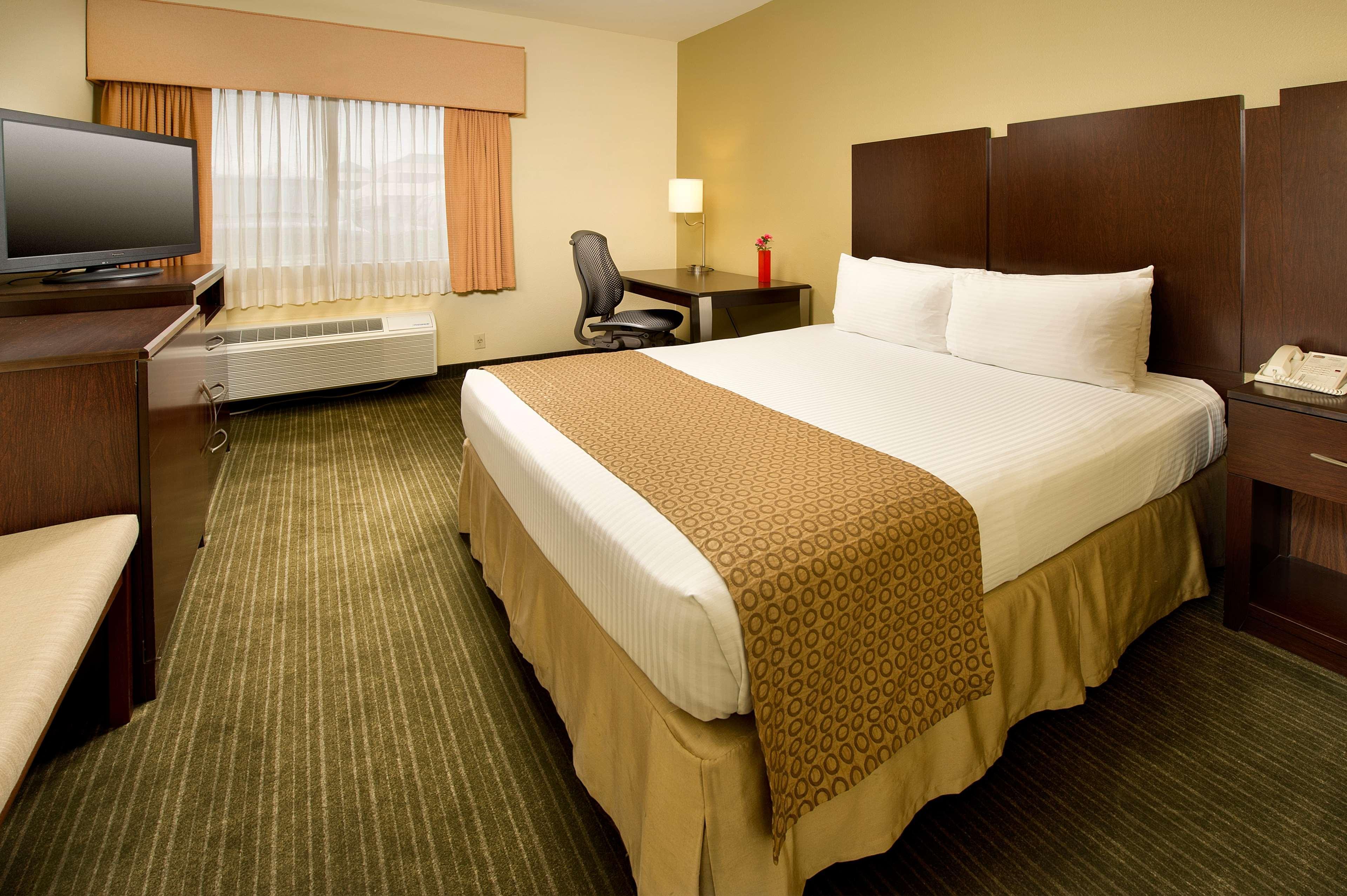 Best Western Plus Plaza by the Green Kent Exterior foto