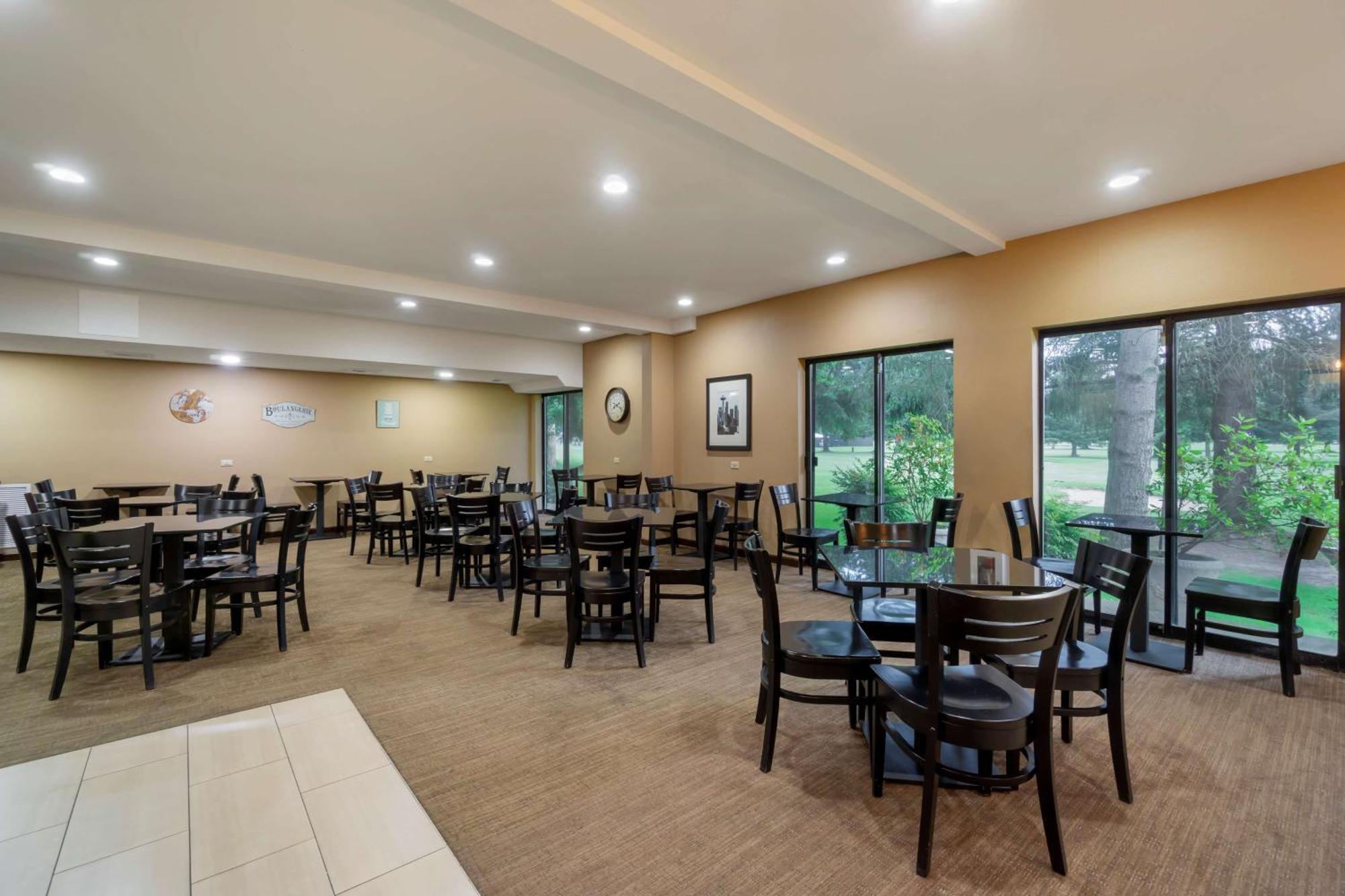 Best Western Plus Plaza by the Green Kent Exterior foto
